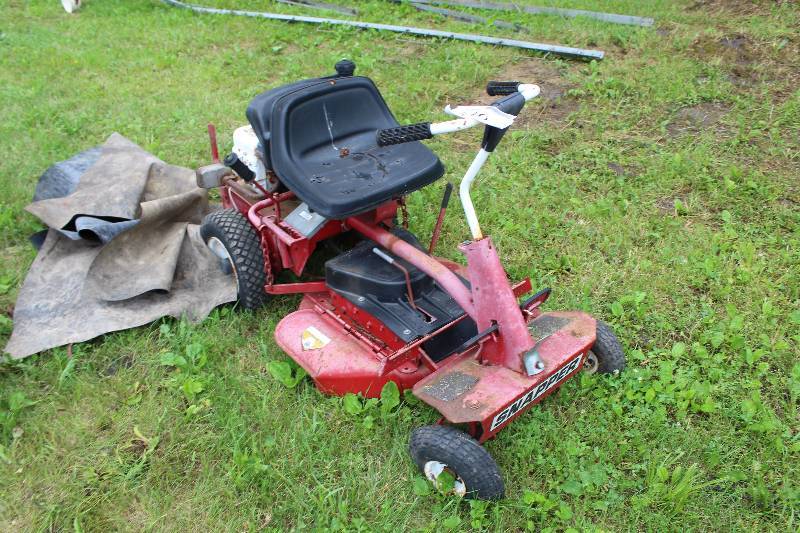 lot 346 image: Snapper Rider Lawn Mower