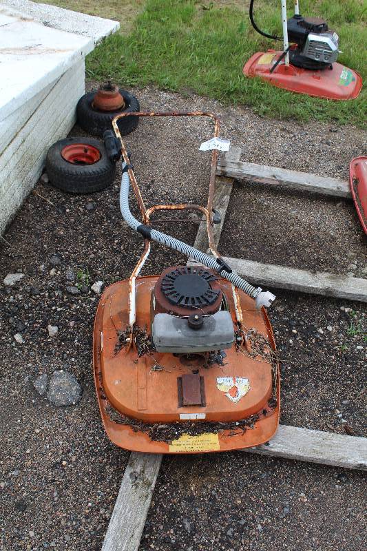 lot 356 image: Allen Lawn Fly Mow Mower Deck