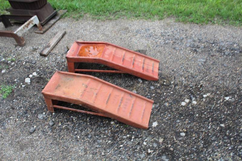 lot 366 image: Lot of (2) Car Ramps