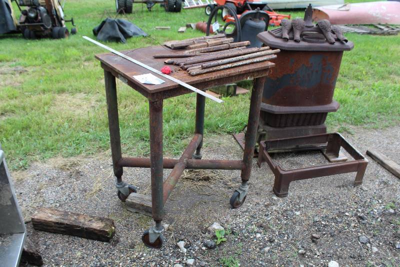 lot 368 image: Rolling Steel Work Table