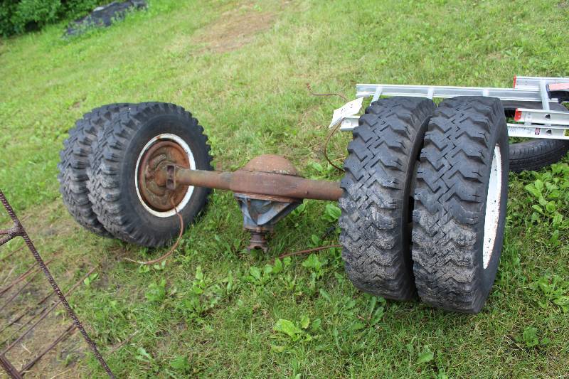 lot 374 image: Dually Rear Axle Assembly