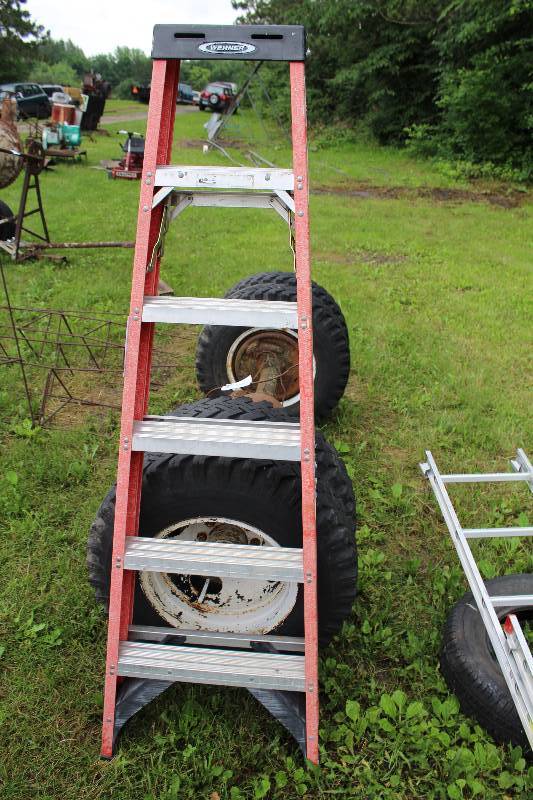 lot 375 image: Werner 6ft. Aluminum Fiberglass Step Ladder
