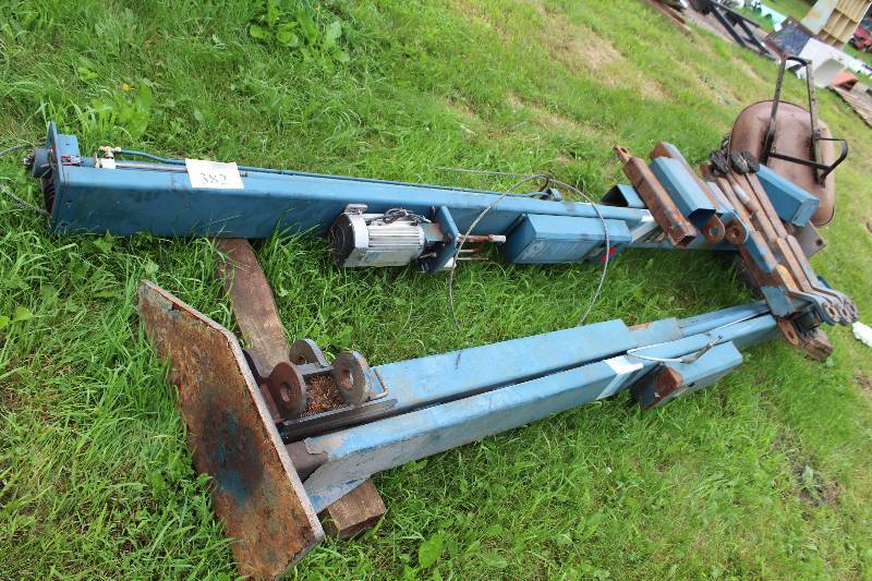 lot 382 image: Group 10x Inc. 2-Post Car Lift