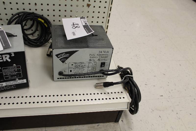 lot 48 image: Action Fully Automatic Battery Charger