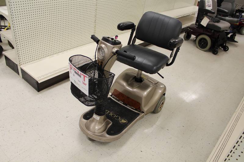 lot 4 image: Golden Companion II Battery Powered Wheel Chair