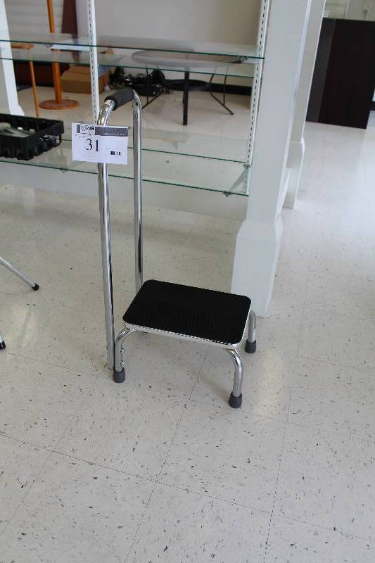 lot 31 image: Medical Stand