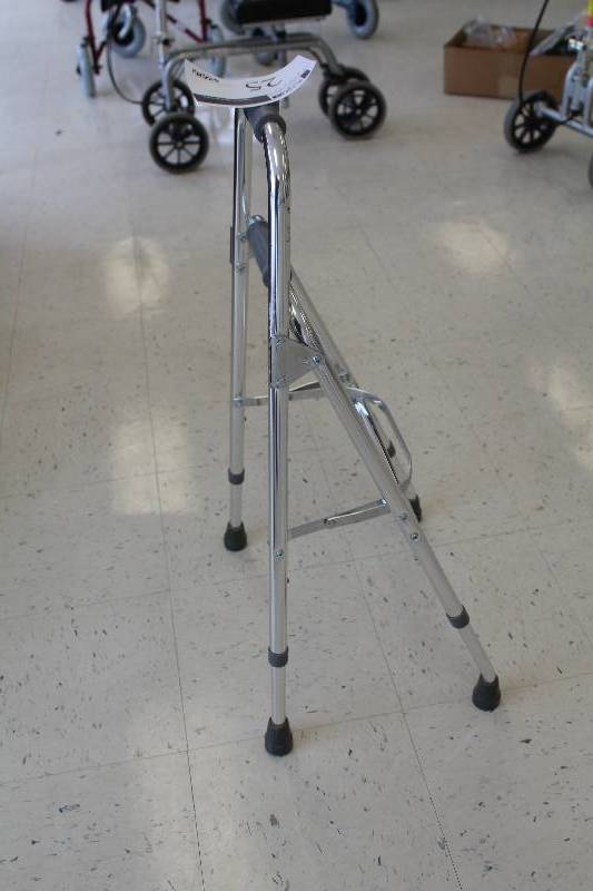 lot 25 image: Guardian Walker