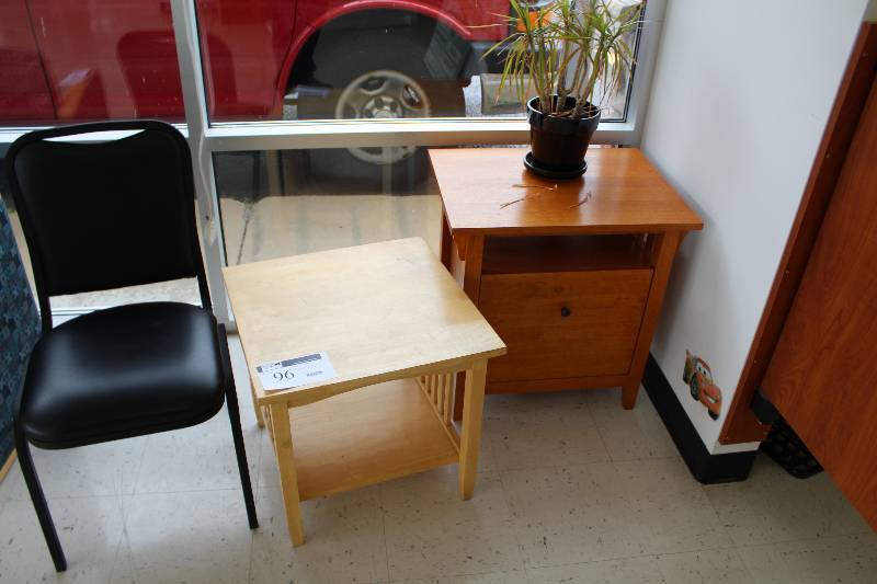 lot 96 image: Lot of (2) Wood End Tables