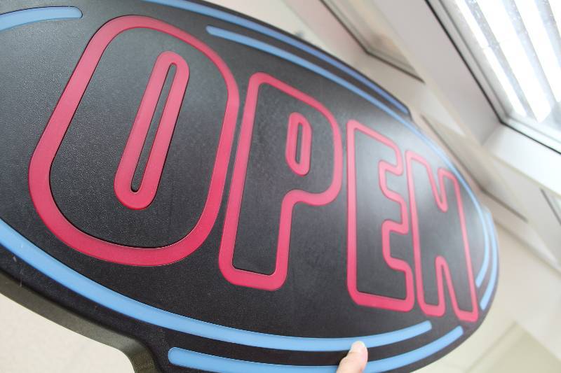 lot 111 image: VPC Image Solutions OPEN Electric Sign