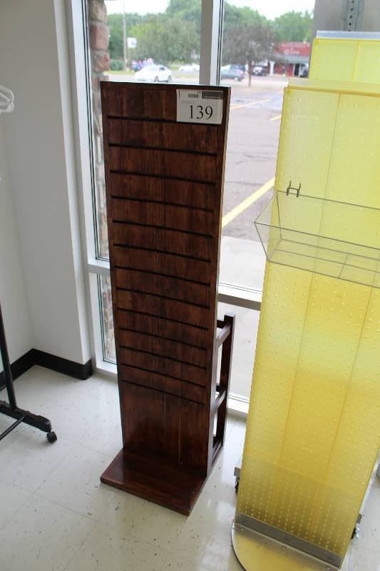 lot 139 image: Display Rack