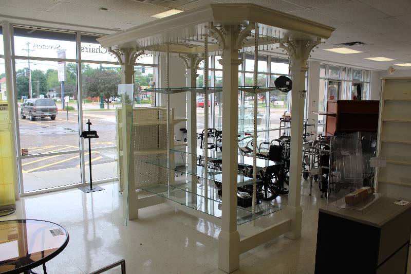 lot 134 image: Commercial Gazebo Display Rack w 6-Glass Shelves, Additional Shelf Hardware