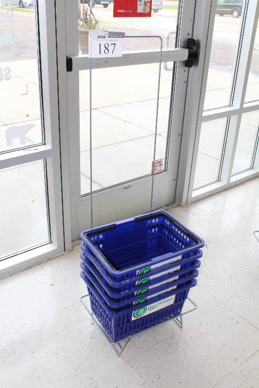 lot 187 image: Shopping Basket Display Rack w 5-Shopping Baskets