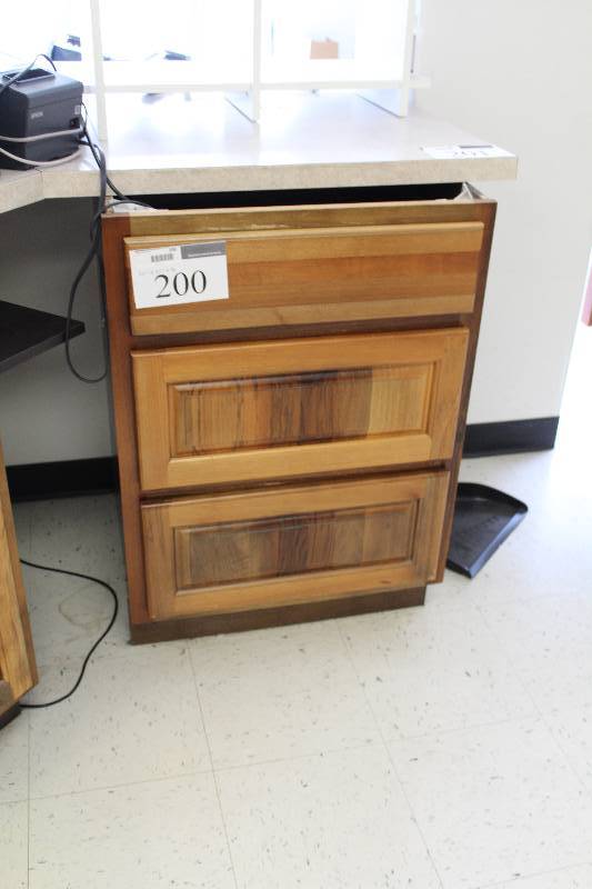 lot 200 image: Wood Cabinet w 3-Drawers