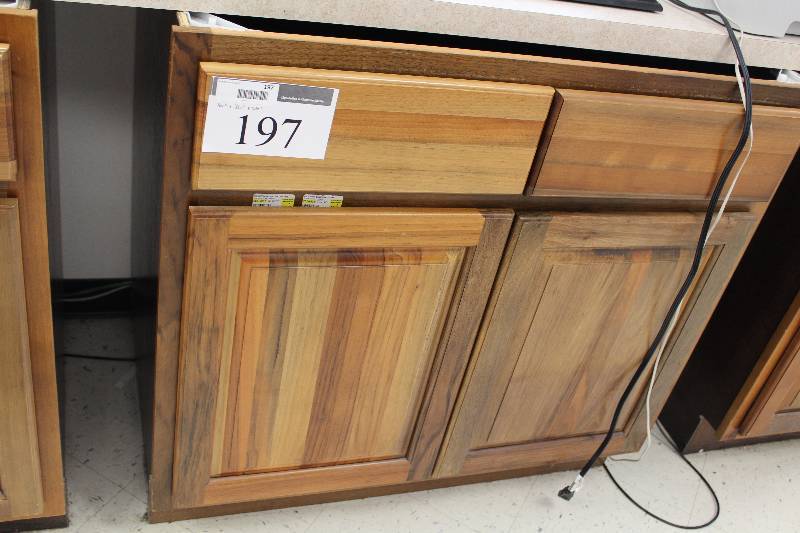 lot 197 image: Wood Cabinet w 2-Doors, 2-Drawers