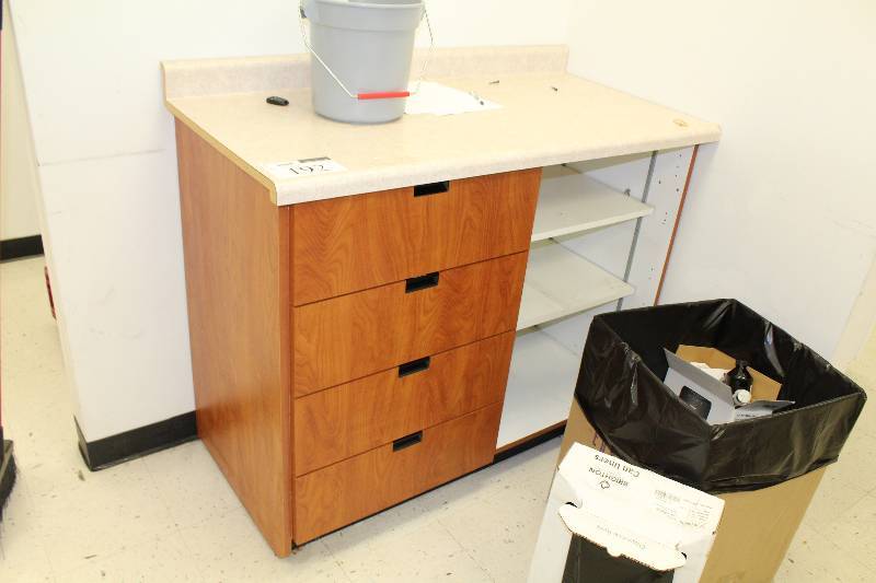 lot 192 image: Cabinet w 4-Drawers, 3-Shelves
