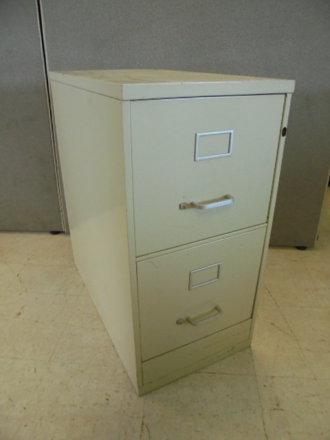 lot 10 image: Metal File Cabinet
