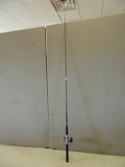 lot 11 image: Musky Fishing Rod and Reel