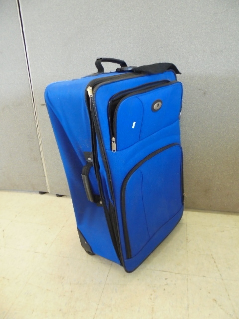 lot 13 image: Suitcase