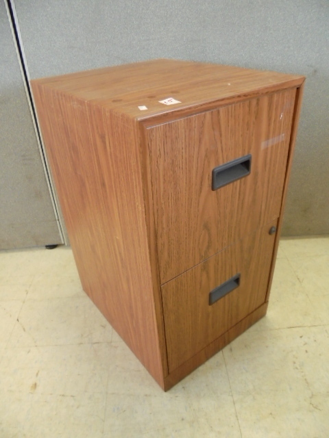 lot 15 image: Metal File Cabinet