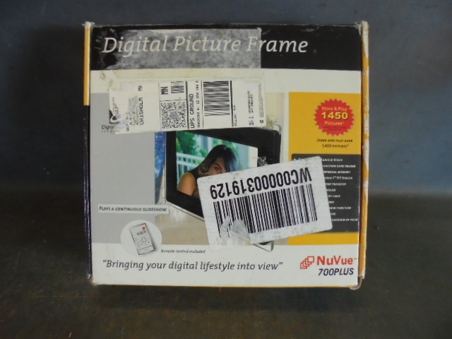 lot 27 image: Digital Picture Frame