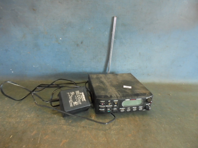 lot 28 image: Radio Scanner