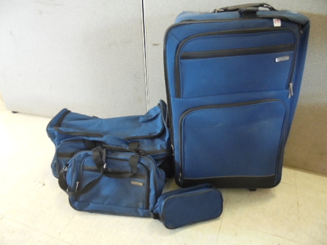 lot 50 image: Suitcase Set