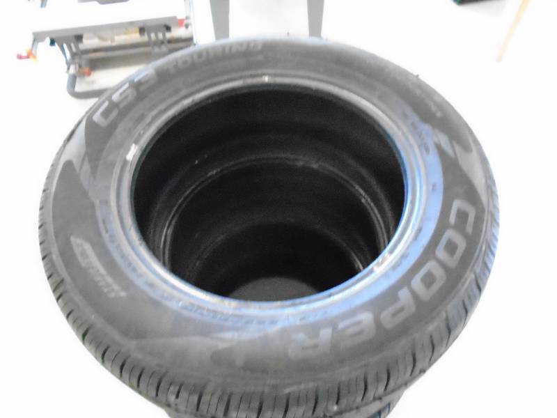 lot 35 image: Tires