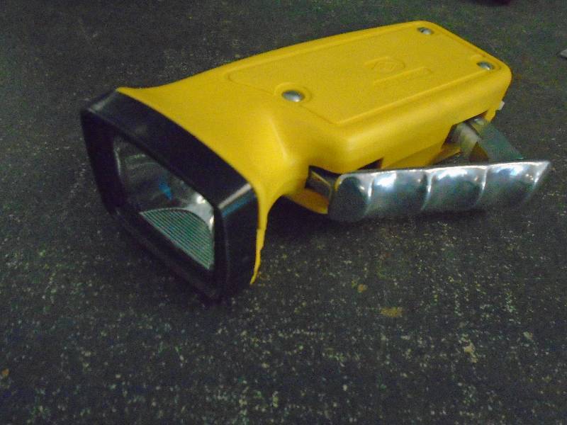 lot 71 image: Vintage Fold Up Rod and More