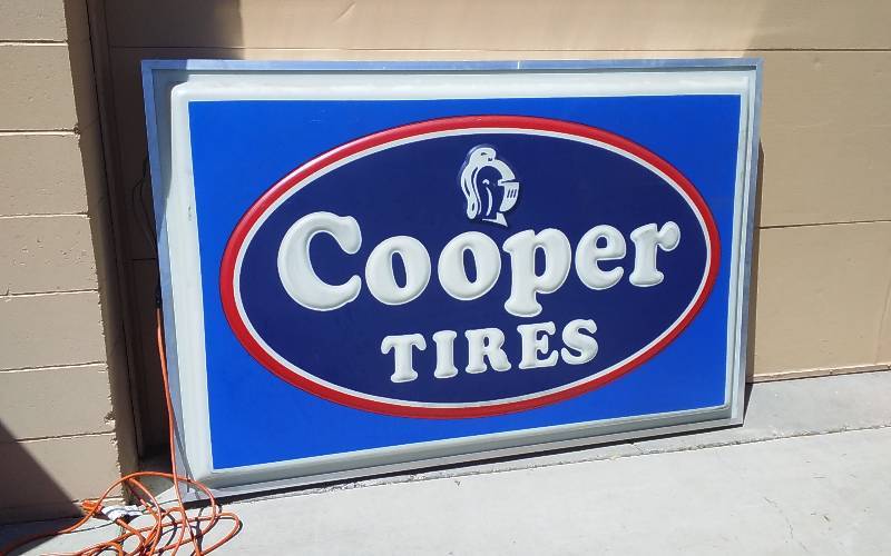 lot 1 image: 48x72 Cooper Tires Lighted Sign