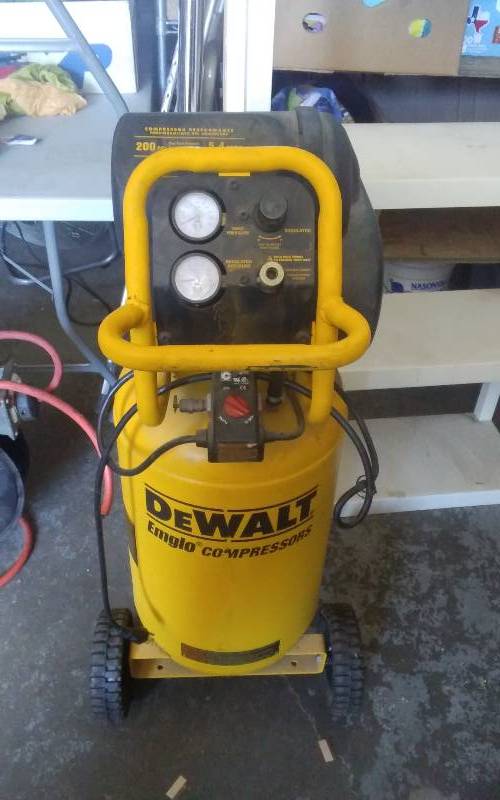 lot 6 image: Dewalt 15 Gallon 1.8 Hp Air Compressor