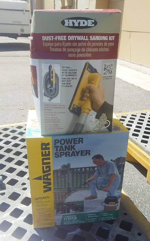 lot 31 image: Wagner Power Sprayer, Hyde Dust Free Drywall Sanding Kit