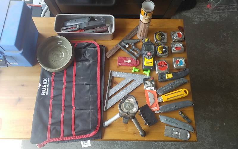 lot 52 image: Tape Measures, Squares, Utility Knives, Bucket Organizer, More