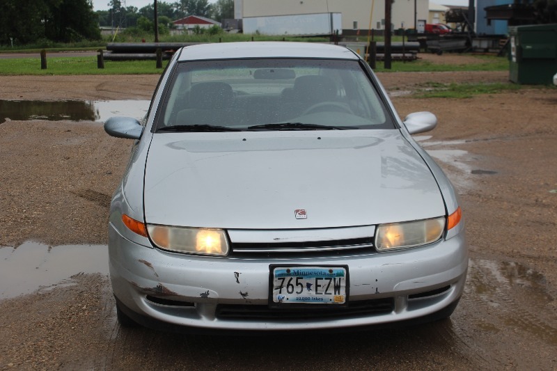 lot 2574 image: 2002 Saturn L-Series L200 - 103,411 Miles -