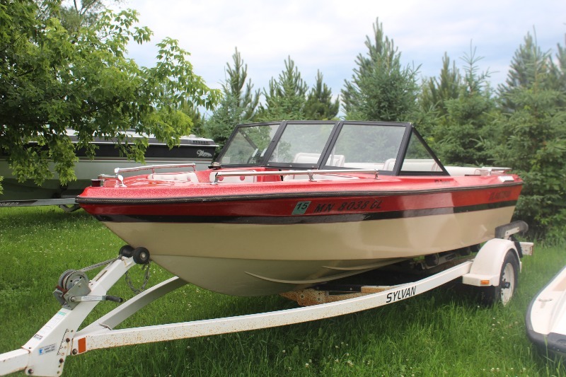 1986 Glasstream 15' Boat w/ Trailer and 120HP Mercruiser Inboard | #559 ...