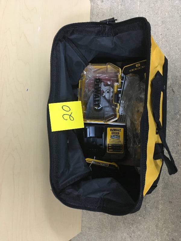 lot 20 image: DEWALT 20-Volt MAX XR Lithium-Ion Cordless Brushless Oscillating Multi-Tool Kit with Battery 2Ah, Charger and Contractor Bag not used