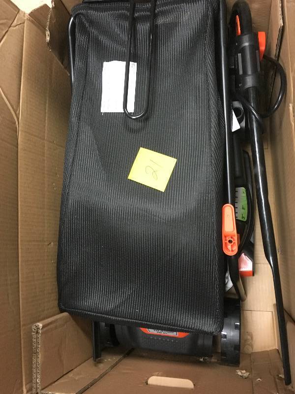 lot 21 image: BLACKDECKER Lawn Mowers 15 in. 10-Amp Walk-Behind Corded Electric Mower EM1500 in working conditions