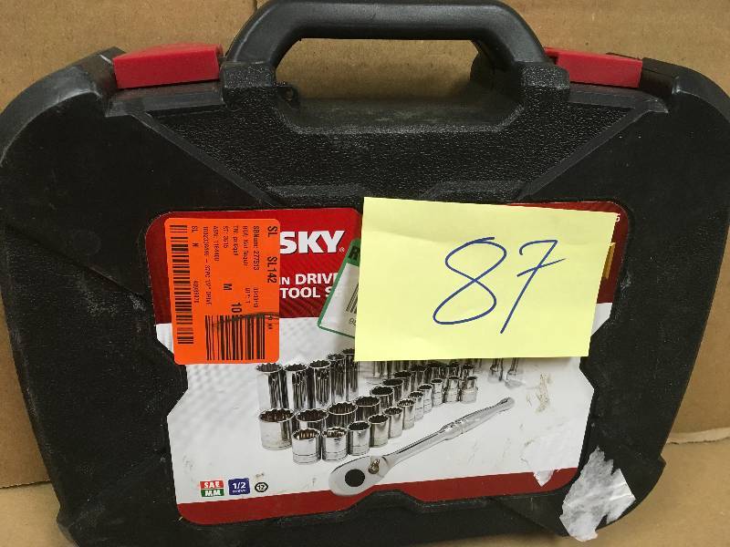 lot 87 image: HUSKY 12 in. Drive MTS (37-Piece) in good conditions