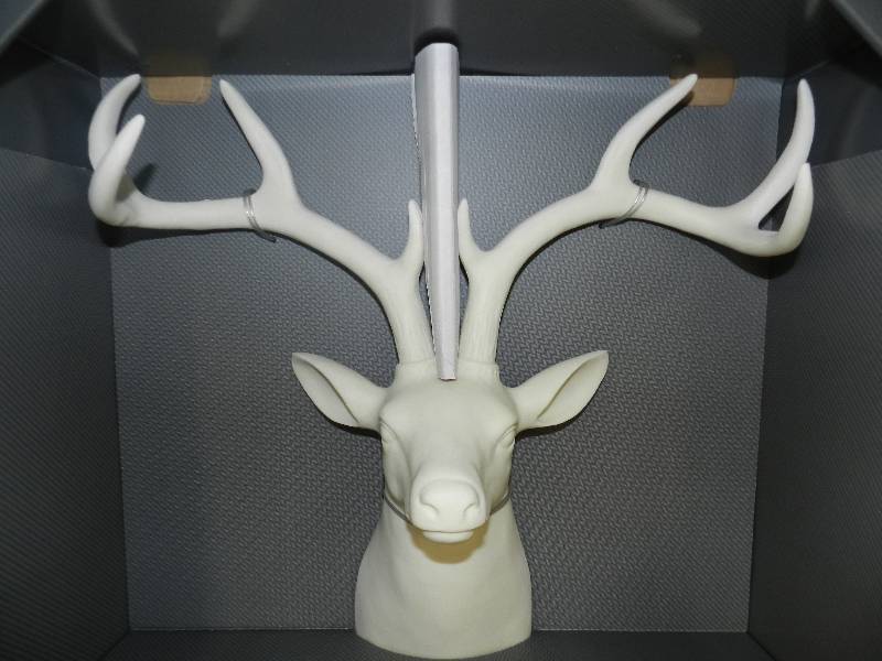 lot 120 image: THRESHOLD STAG HEAD WALL DECOR