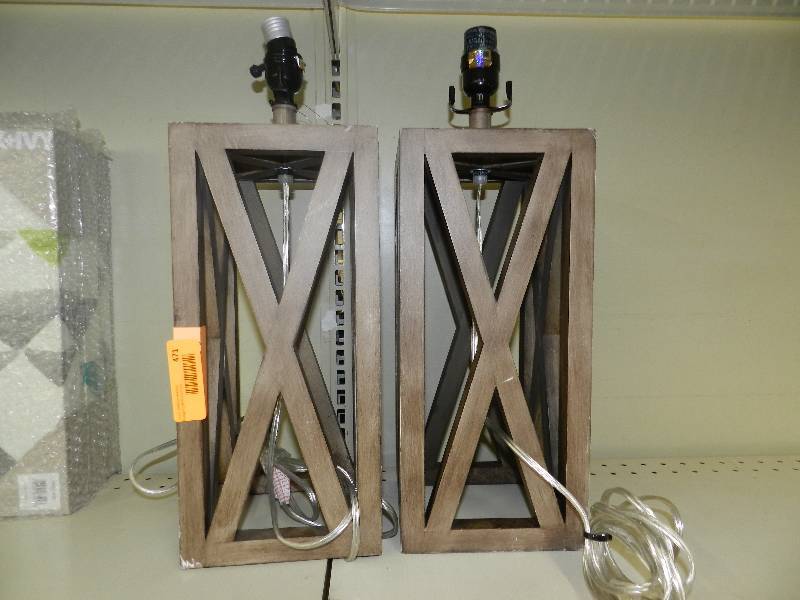 lot 471 image: PAIR OF WOOD TABLE LAMP BASES