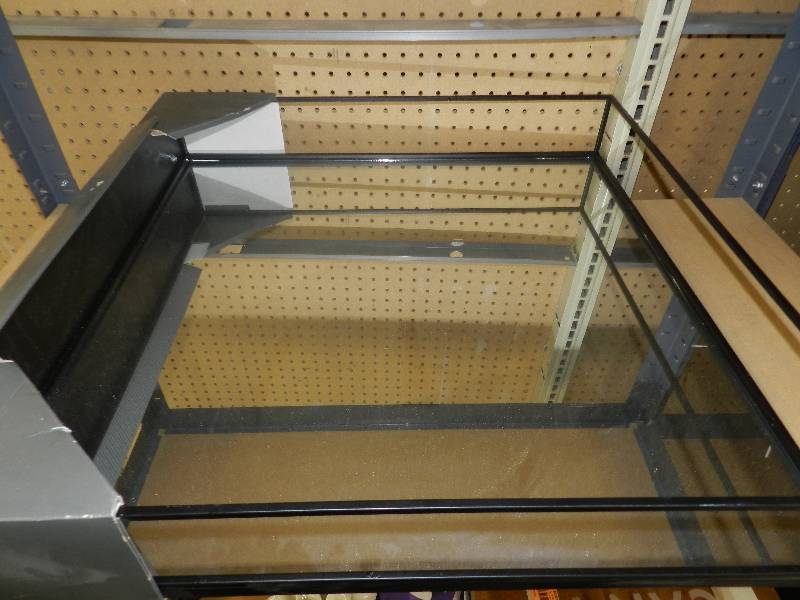 lot 480 image: METAL FRAME WALL MIRROR