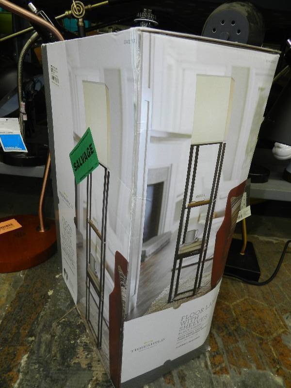 lot 492 image: BOXED LOT OF HOME DECOR ITEMS
