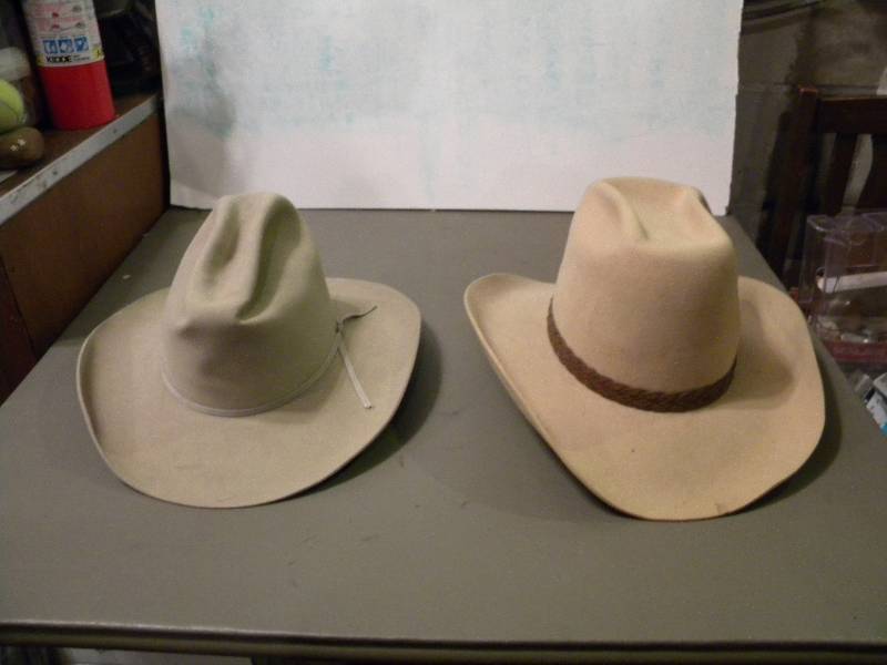 2 Cowboy Hats