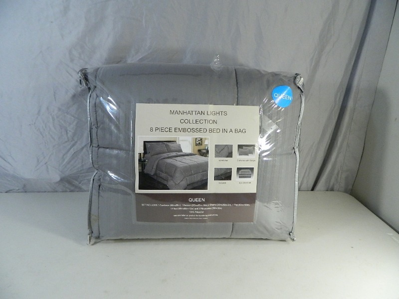 lot 16 image: New 8 Piece Bed in A Bag