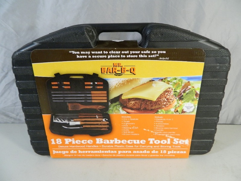 lot 17 image: New 18 Pc BBQ Tool Set