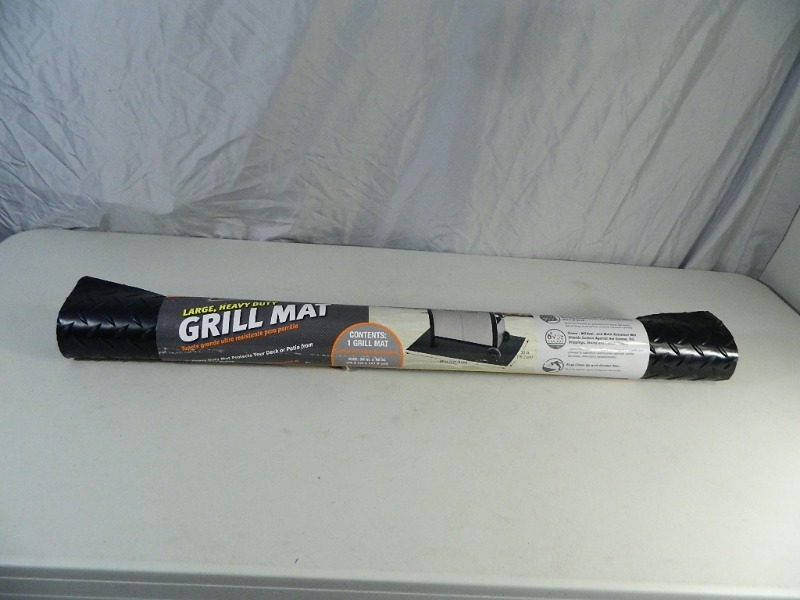 lot 20 image: New Large Heavy Duty Grill Mat