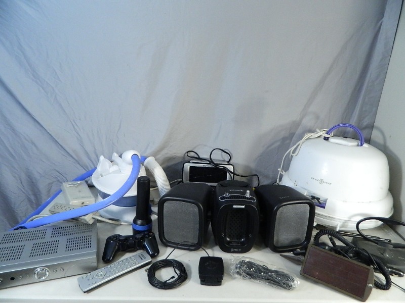 lot 67 image: Assorted Electronics