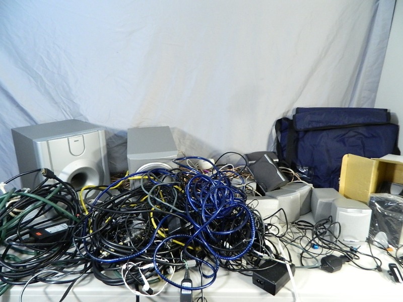 lot 68 image: Assorted Electronics