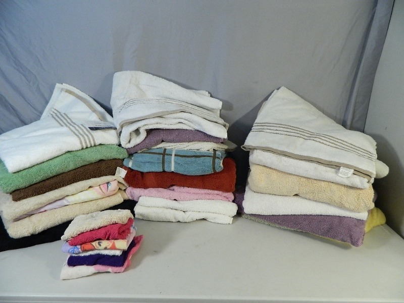 lot 91 image: 28 Assorted Towels