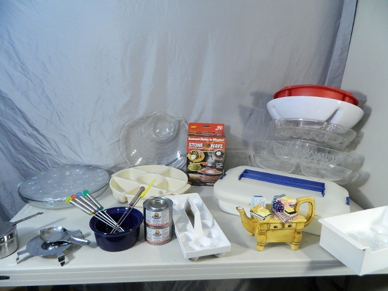 lot 93 image: Kitchen Items