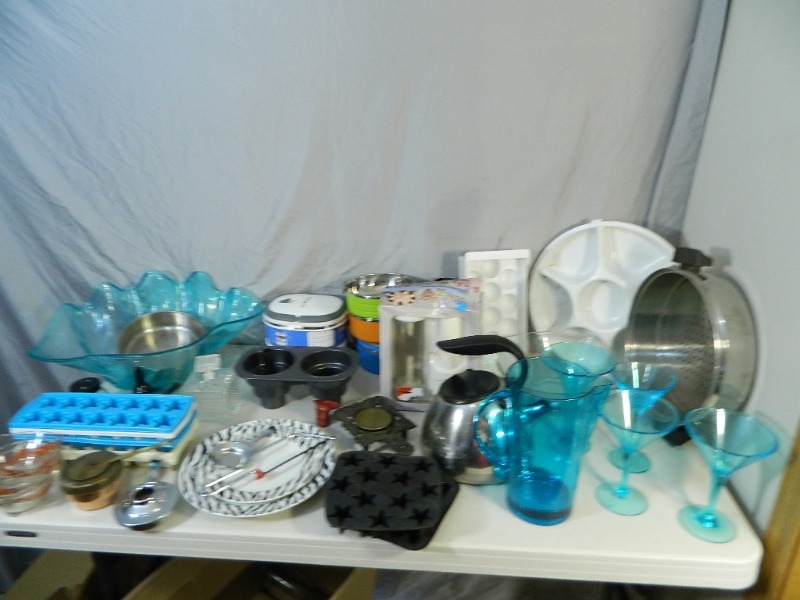 lot 96 image: Kitchen Items